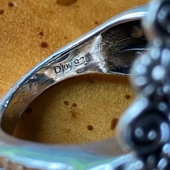 Genuine White Buffalo Sterling Silver Artistic Ring Size 6 - Picture 8 of 8